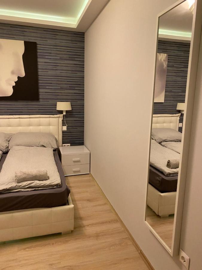 Párizsi Udvar I. Apartment Debrecen Kültér fotó